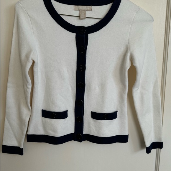 Banana Republic tipped sweater cardigan in white and navy. - Picture 2 of 4